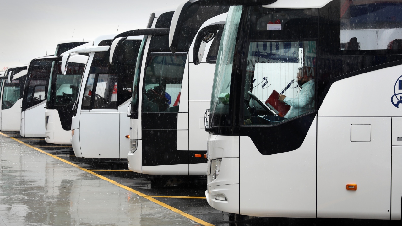 20 yaş altı seyahat edebilecek mi?