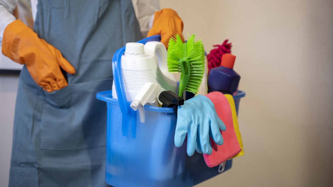 Apartman görevlileri kısıtlamadan muaf mı?