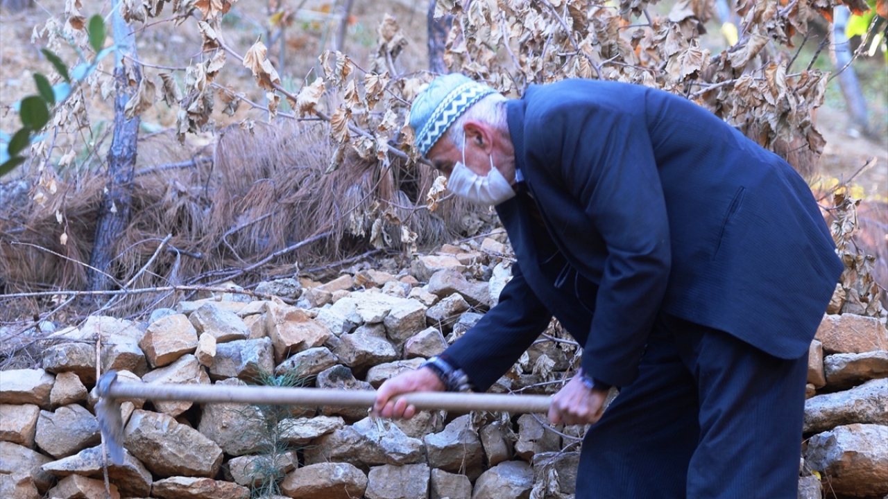 Erginoğu, gazetecilere yaptığı açıklamada, uzun süre kamyon şoförlüğü yaptığını ardından işi bıraktığını belirterek, 2 aylık süre sonunda doğa için çalışmaya karar verdiğini söyledi.