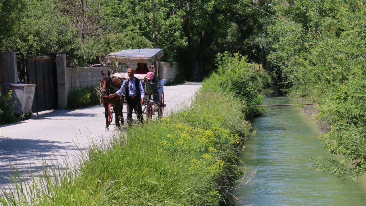 Edremit Belediye Başkanı İsmail Say, yaptığı açıklamada, tarihi Şamran Kanalı`nın önemine işaret ederek böyle harika bir yapının miras listesinde yer alması gerektiğini söyledi.