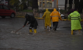 Bodrum'da sağanak hayatı olumsuz etkiledi