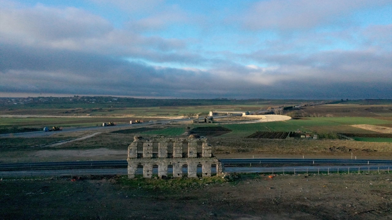 Edirne- Sırpsındığı yolu bitişiğinde yer alan tescilli yapının duvarının yıkılma riski taşıması nedeniyle duvarın korunması için önünden geçen yolla ilgili ripaj (yolun kaydırılması) projesi hazırlandı.
