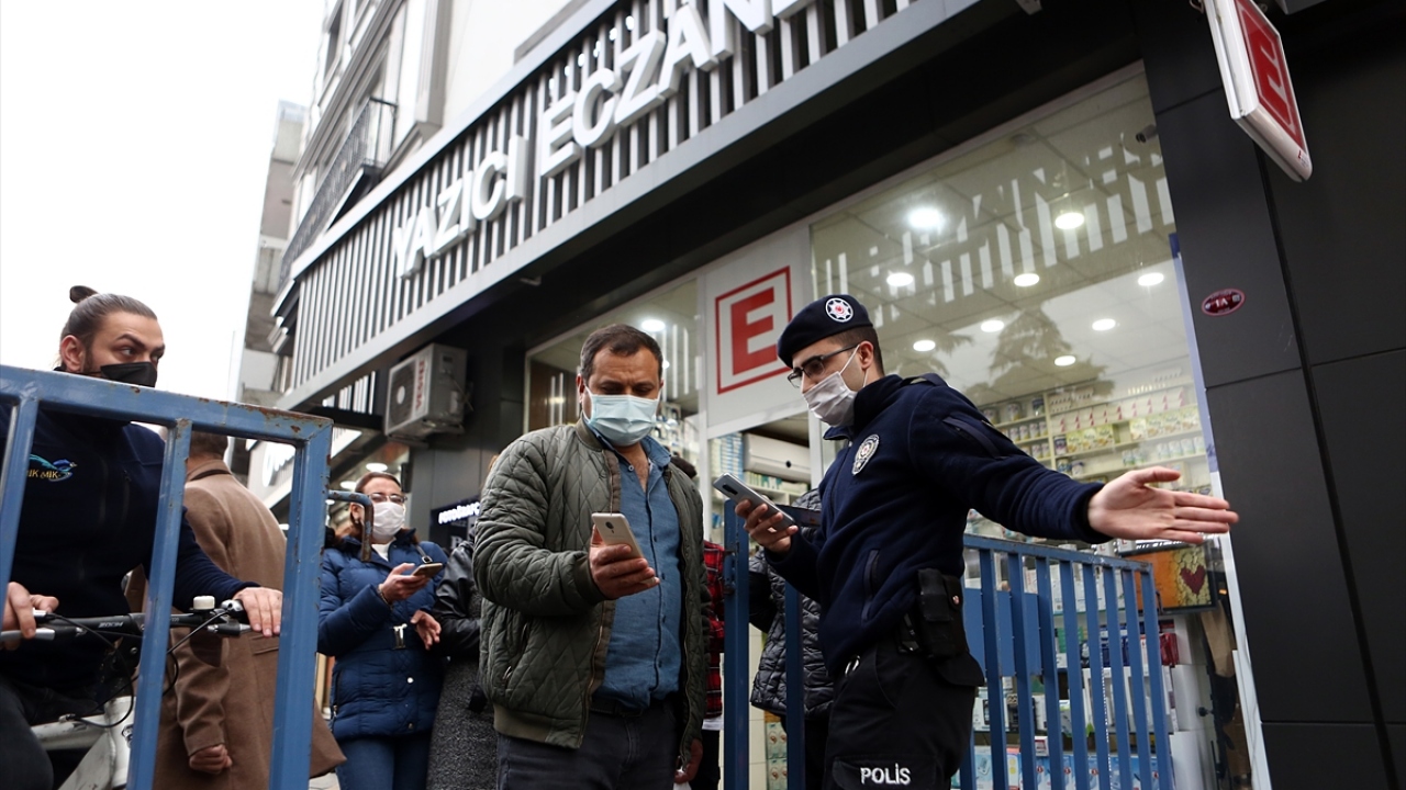 Denetim nedeniyle kontrol noktalarının önünde zaman zaman yoğunluk oluştu. 
