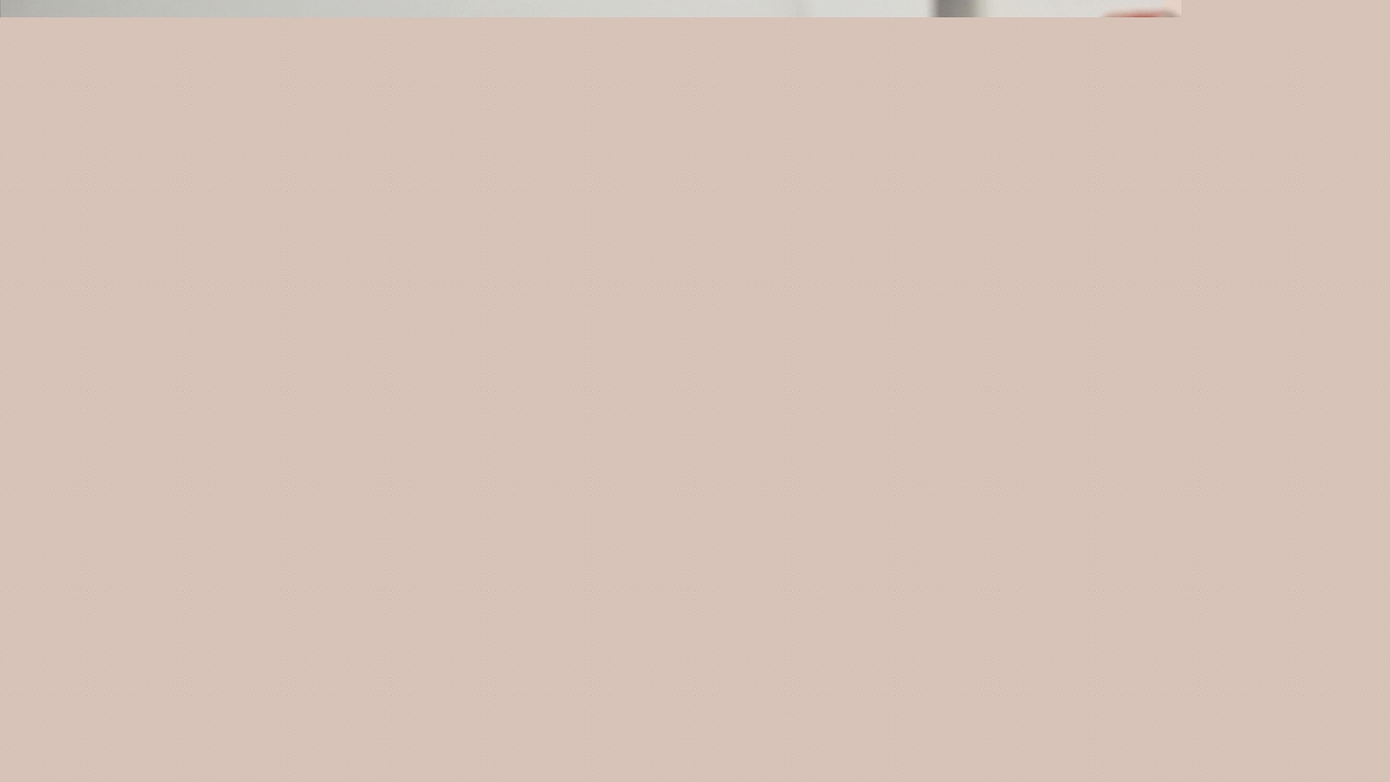 Milli sporcu Yusuf Tokcan, yer aletinde performans sergiledi.