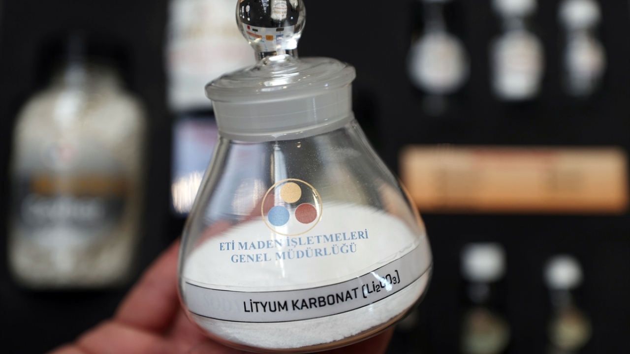 Yıllık 10 ton lityum karbonat üretimi yapılacak tesisin kapasitesinin yeni yatırımlarla 600 tona çıkarılması hedefleniyor.