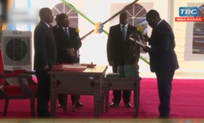 Yemin metni Tanzanyalı bakan yardımcısını koltuğundan etti