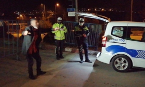 Kısıtlamada 10 bin lira ceza kesilen alkollü sürücü şarkı söyleyip, oynadı