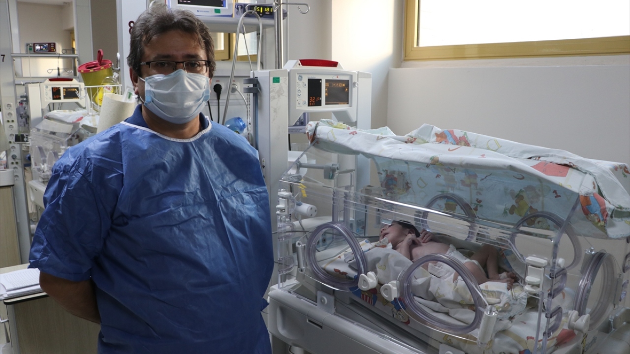 MKÜ Çocuk Kardiyolojisi Bölümü Öğretim üyesi Dr. Nuh Yılmaz, yaptığı açıklamada, hiç vakit kaybetmeden tedaviye başladıklarını söyledi.