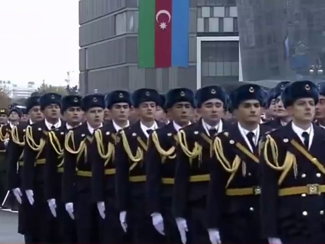 Mehmetçik ve Azerbaycan askerlerinden Mehter Marşı eşliğinde zafer yürüyüşü