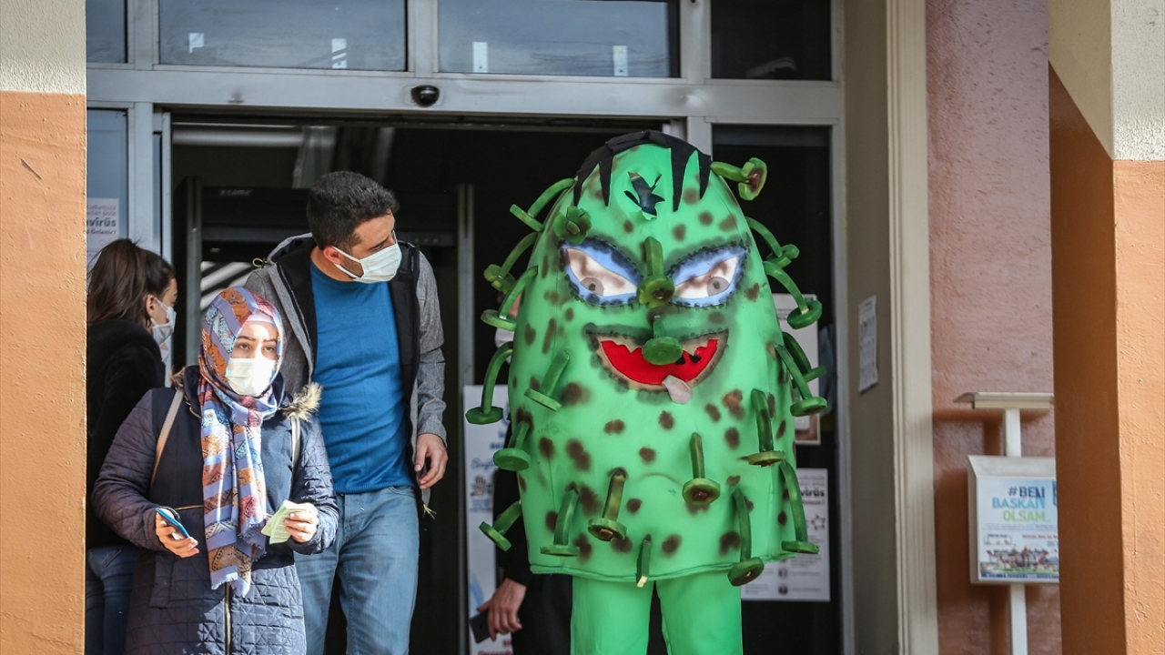 İnegöl Belediye Başkanı Alper Taban, konuyla ilgili yaptığı açıklamada, farkındalık çalışmalarına devam ettiklerini belirtti.