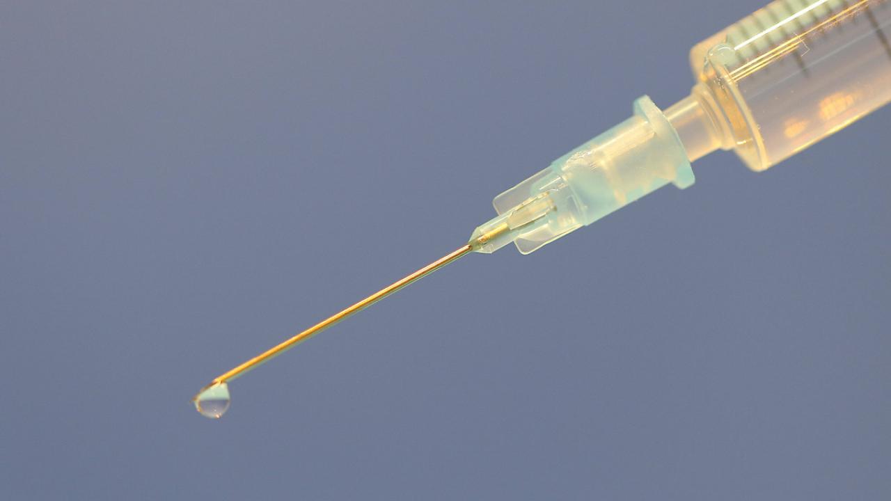 Yanlış: Aşılar faydalı değildir.