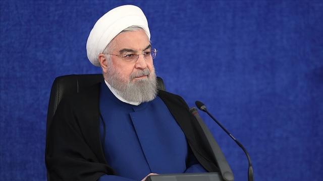 Ruhani: En az 6 ay daha önlemlere uymaya devam edilmeli