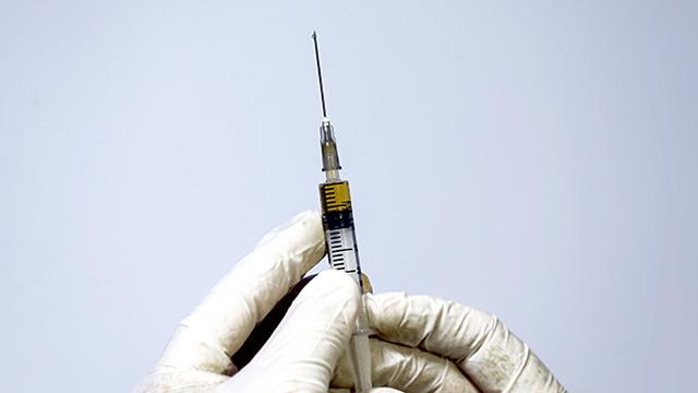 ABDde Pfizer-BioNTechin aşısı onayı aldı
