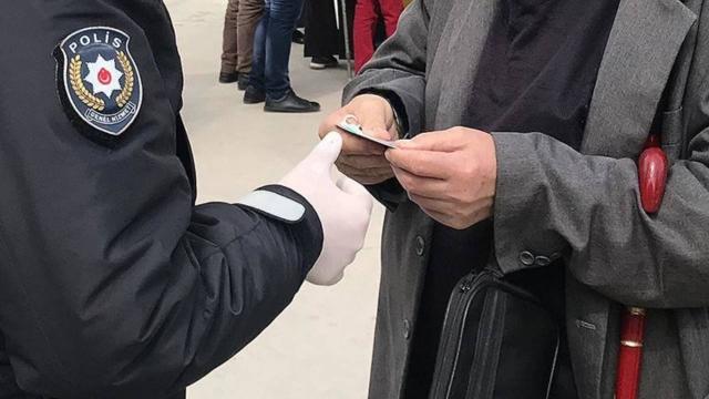 Kocaelide tedbirlere uymayan 244 kişiye para cezası