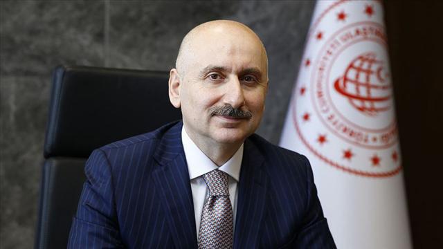 Bakan Karaismailoğlu: Demir yolu yatırımları hız kesmeden devam edecek