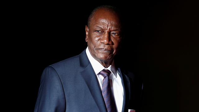 Gine Cumhurbaşkanı Conde görevine başladı