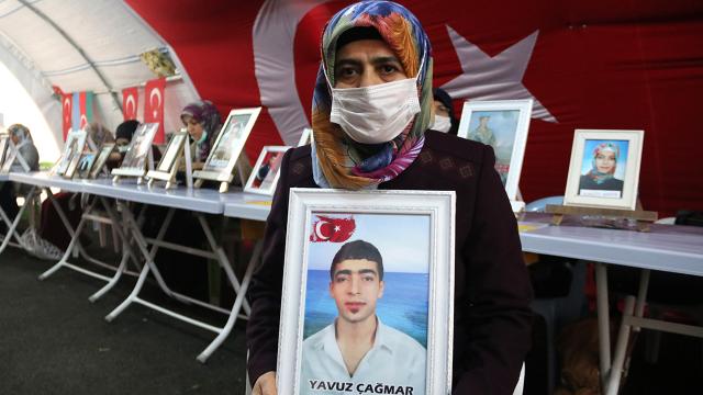 Diyarbakır annesi: O hainlere zalimlere güvenmeyin