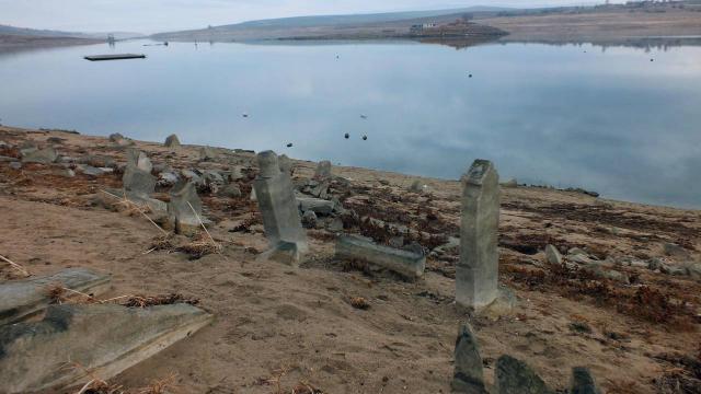 Yozgatta baraj suyu çekilince eski yerleşim yeri göründü
