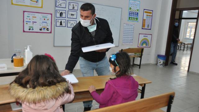 Adıyamanda gezici eğitim timi öğrencilerin yanında