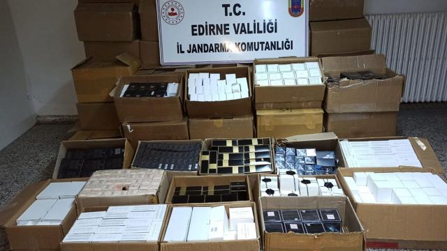 Edirnede 5 bin 164 kaçak parfüm ele geçirildi