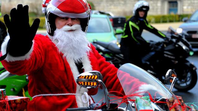 Noel Baba kıyafetiyle gittiği bakımevinde 118 kişiye COVID-19 bulaştırdı