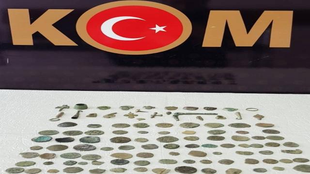 Tekirdağda çok sayıda sikke, haç ve yüzük ele geçirildi