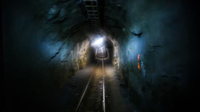 Japonyada tren için inşa edilen tünel çöktü