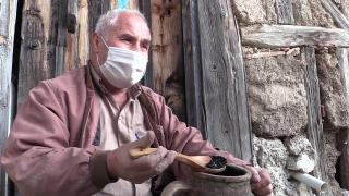 Yıllar önce terk edilen evdeki küpten "anne yadigarı" üzüm pekmezi çıktı