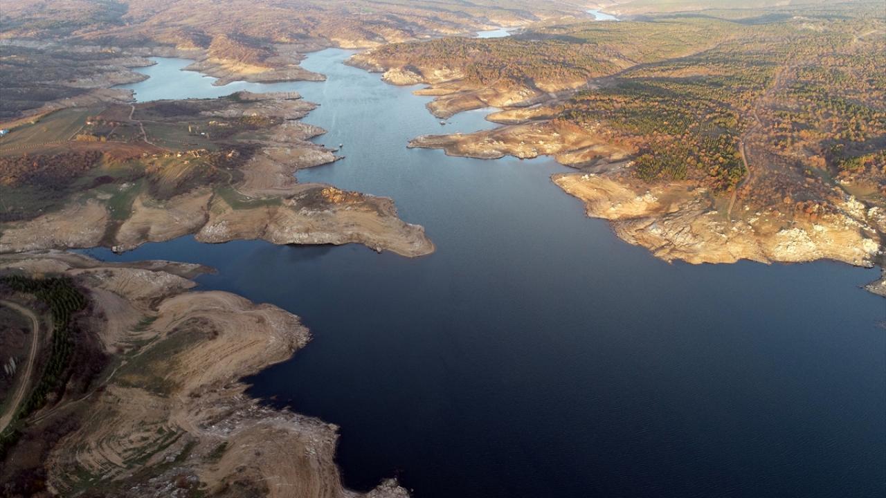 Edirne, Tekirdağ ve Kırklareli`nde bir süredir devam eden yağışlar, çiftçinin yüzünü güldürmesinin yanı sıra bazı barajlardaki su seviyelerini de yükseltti. 