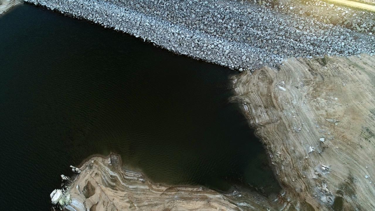 DSİ Edirne 11. Bölge Müdürlüğünden alınan verilere göre, Edirne`deki 6 baraj son yağışlarla 3 milyon 139 bin metreküp su aldı. 