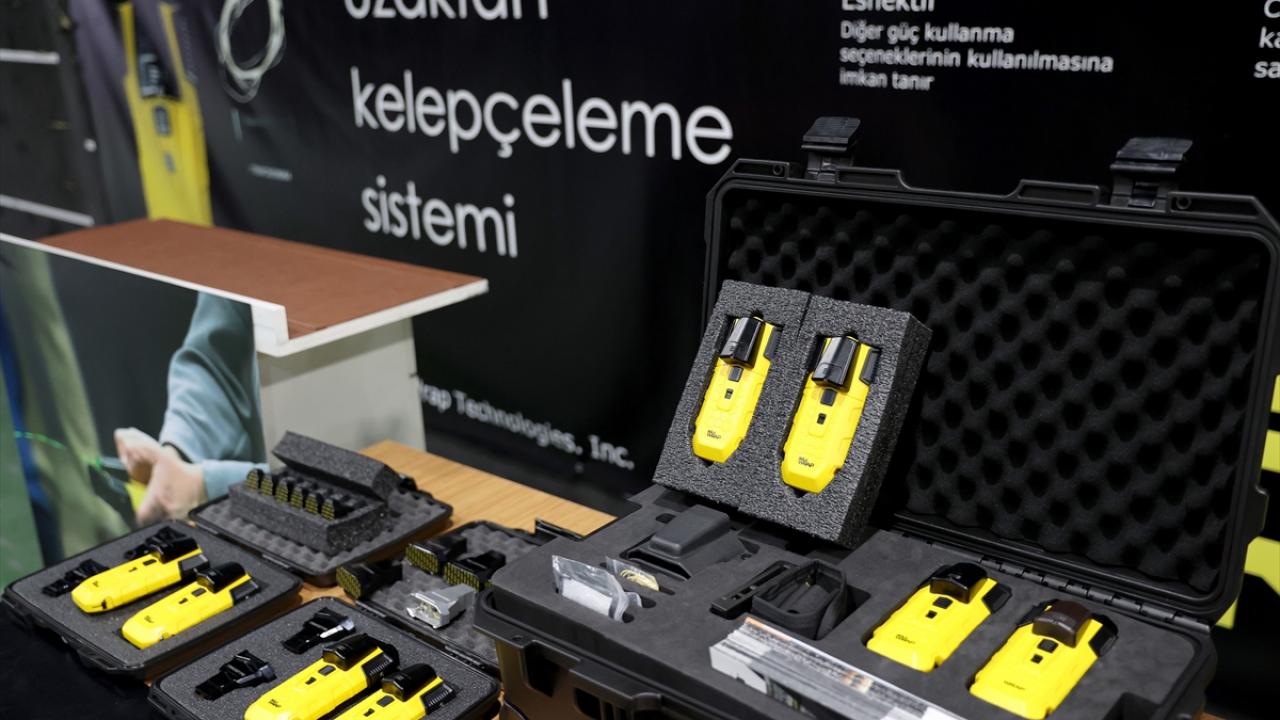 Bolawrap Savunma Teknolojileri AŞ tarafından Türkiye`ye getirilen cihaz, Poligonist Atış Poligonu`nda tanıtıldı.