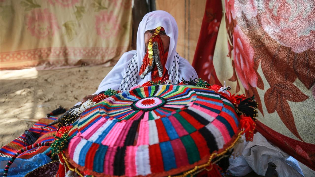 Ganime teyze ayrıca bu işi yapmadaki asıl hedefinin maddi kar amacından çok ata yadigarı bir mesleği sürdürmek olduğunu sözlerine ekledi.