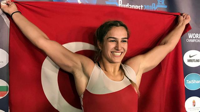 Buse Tosun Çavuşoğlundan Dünya Şampiyonasında bronz madalya