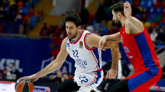Anadolu Efes Rusyada farklı kaybetti