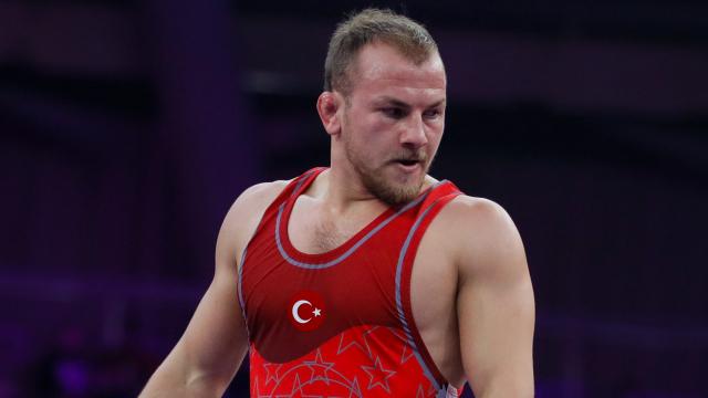 Milli güreşçi Fazlı Eryılmaz bronz madalya kazandı