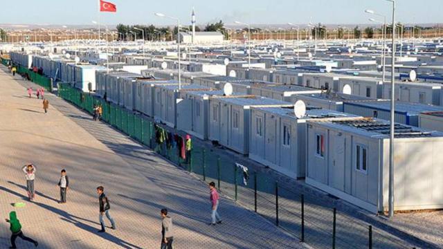 ABnin Türkiyedeki sığınmacılar için ödemesi öngörülen 780 milyon euro sözleşmeye bağlandı