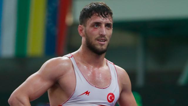 Milli güreşçi Haydar Yavuz gümüş madalya kazandı