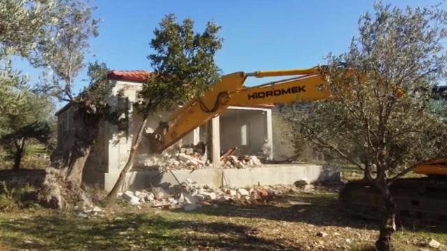 Muğlada kaçak yapıların yıkımına başlandı