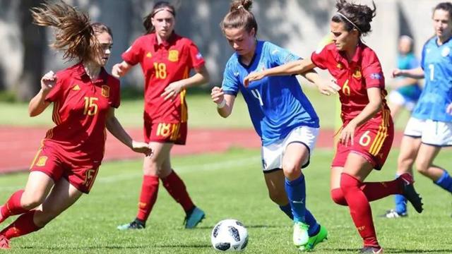 17 yaş altı kadınlar ve erkekler futbol şampiyonaları iptal edildi