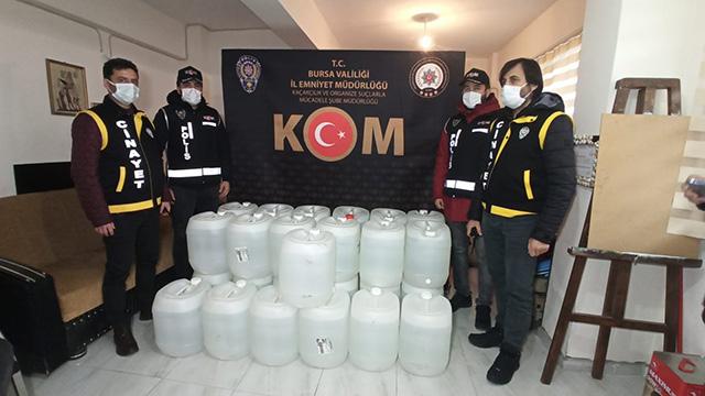 Tutuklu sanığın adına gönderilen 1 ton sahte içkiye el konuldu