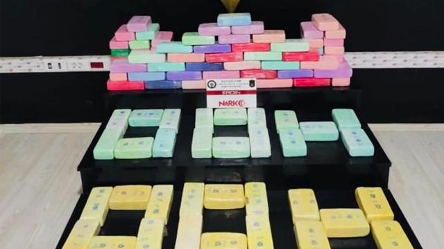 Hakkaride 104 kiloya yakın uyuşturucu ele geçirildi