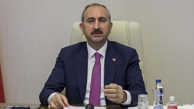 Bakan Gül: Yangın tüm gerçekliğiyle araştırılacaktır