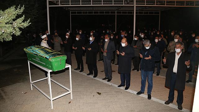 Hastane yangınında hayatını kaybeden kişinin cenazesi defnedildi