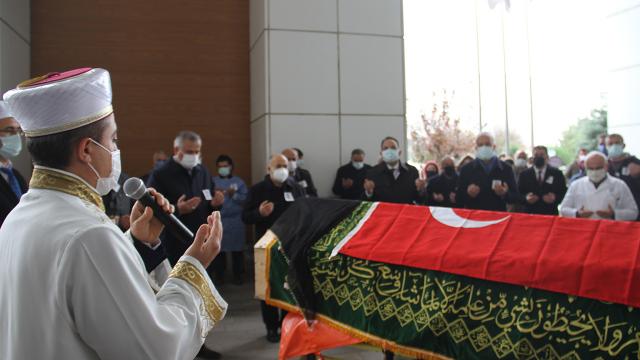 COVID-19dan hayatını kaybeden hemşire için tören düzenlendi