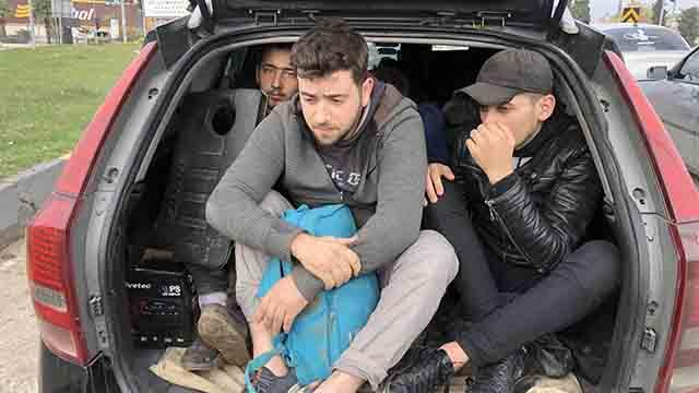Hatayda 12 düzensiz göçmen yakalandı