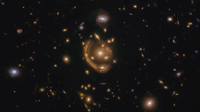 Hubble Uzay Teleskobu Einstein halkasını görüntüledi
