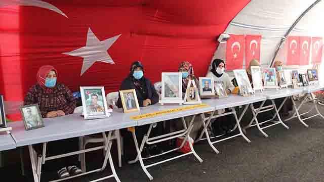 Evlat nöbetindeki anne: HDP milletvekilleri Kürtlere düşmanlık yapıyor