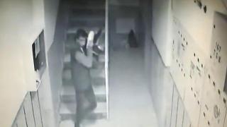 İstanbul'da bir apartmandaki tüm ayakkabılar çalındı