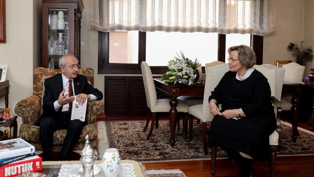 Kılıçdaroğlundan, Alparslan Türkeşin eşi Seval Türkeşe ziyaret