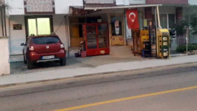 Karantinada olması gerekiyordu, market işletirken yakalandı